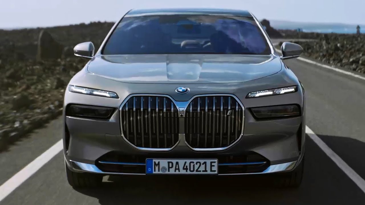 The 2023 BMW 7 Series &ndash; Bold new look, high-tech cabin and all-electric i7