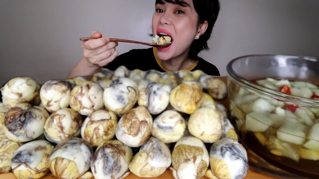 PUGOLOT MUKBANG | pugo na balut