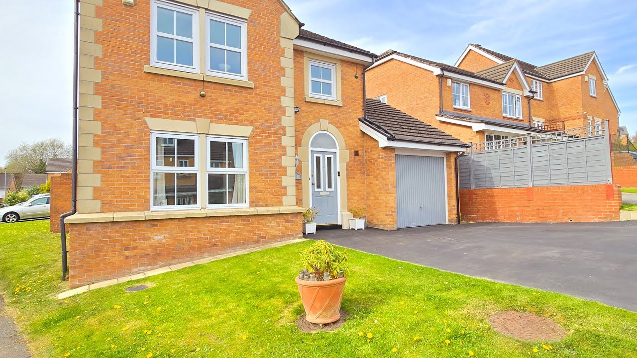 Burghley Walk Shipley BD18 £389,995 Asking Price ..4 Bed Detached house 🏠 for sale