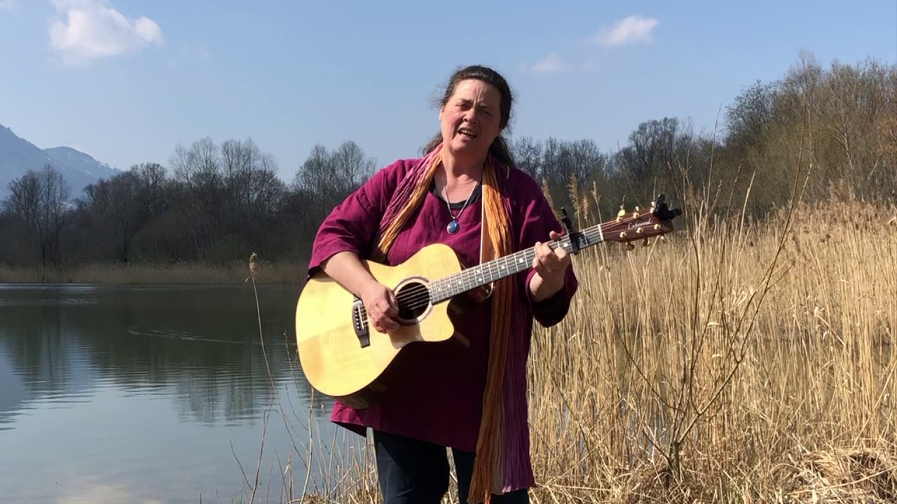 Lied: Geh nur weiter (Gitarre und Gesang)