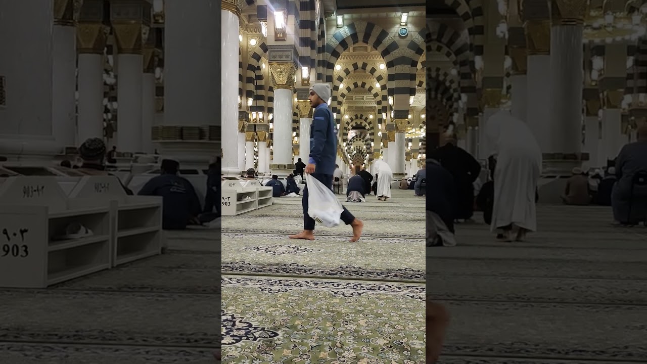 Adzan panggilan sholat subuh di masjid Nabawi Madinah