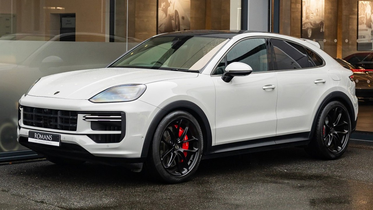 Porsche Cayenne Turbo E-Hybrid Coupe 2025 года — Crayon — Обзор и запуск двигателя