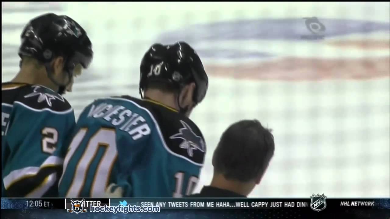 Aaron Volpatti vs Brad Winchester Sep 29, 2011