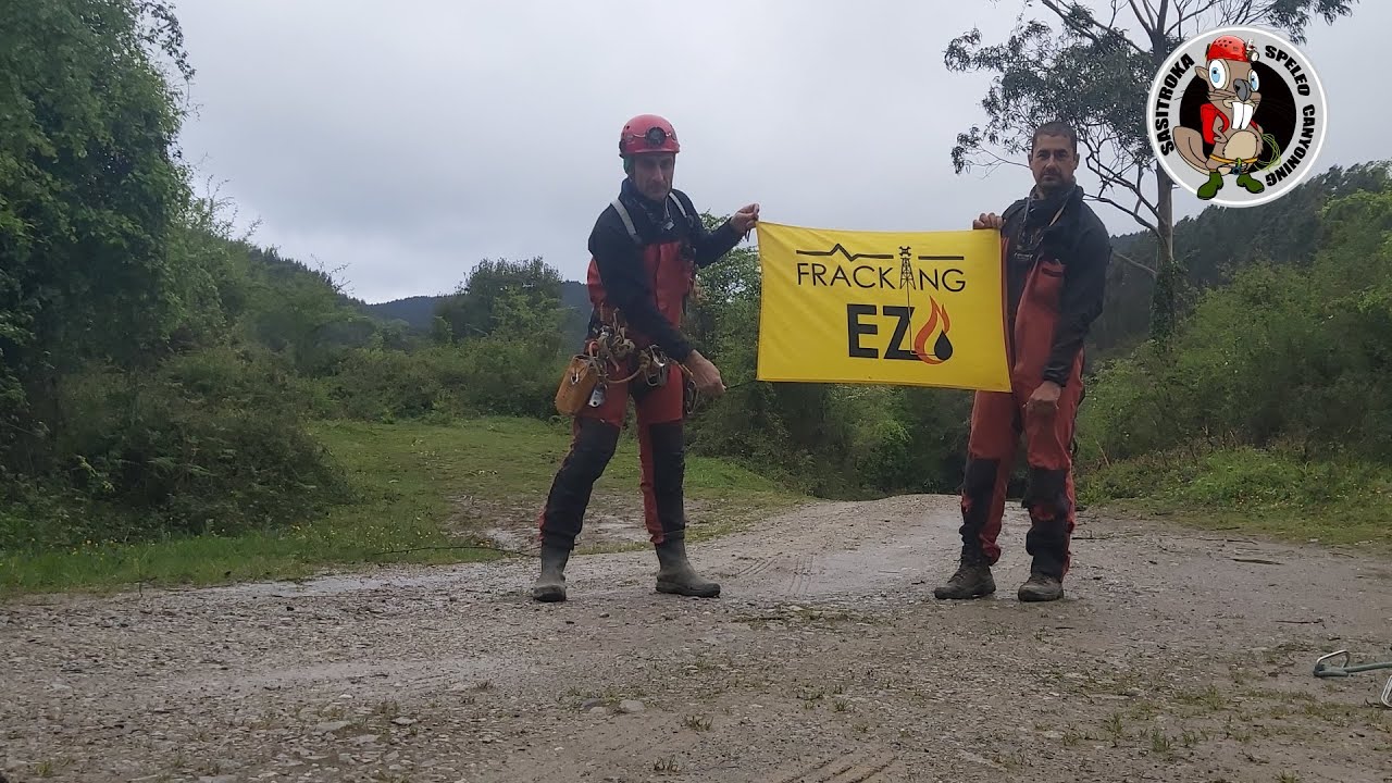 Cueva De ERREKASIKU. Parque Natural De GORBEA. Travesía espeleológica AIZE GOBA-URE SARTZAN DA ZULOA