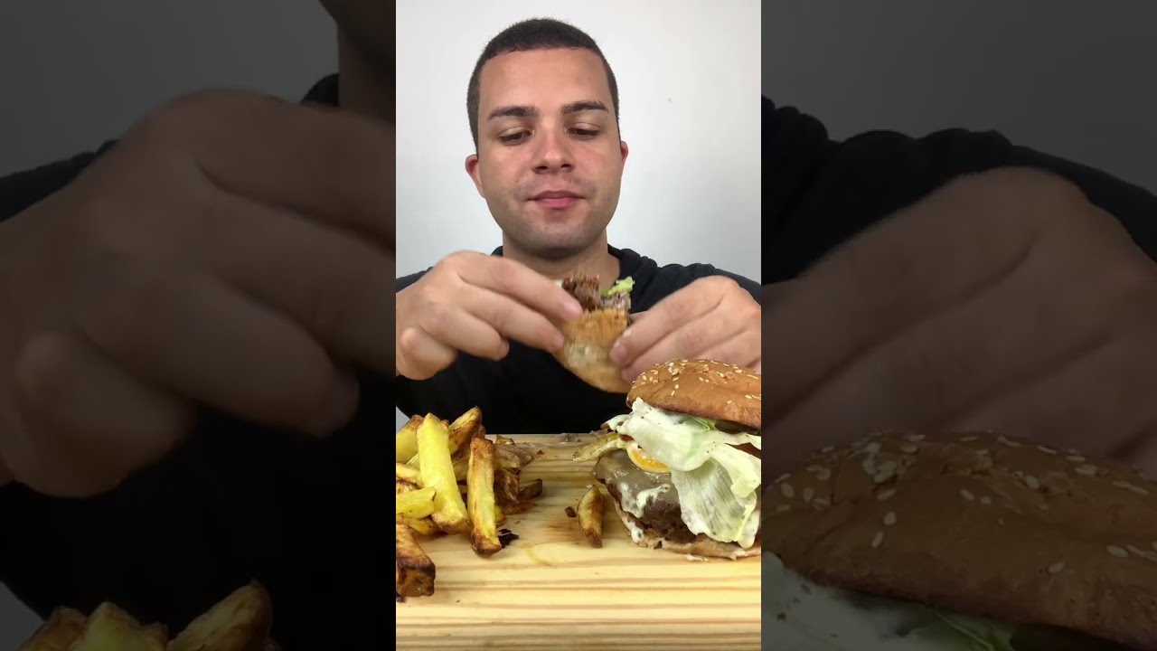 ASMR: COMENDO HAMBÚRGUER E BATATA FRITA 