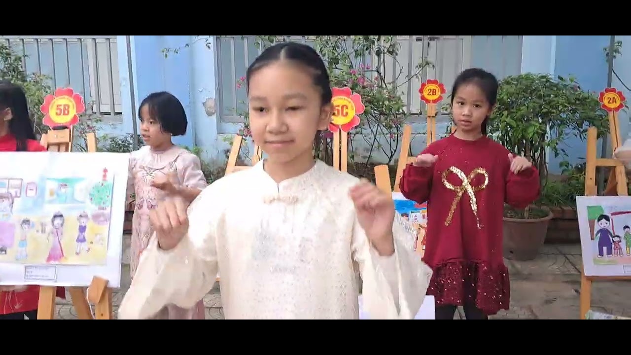 Khởi động cùng những chú gà đáng yêu