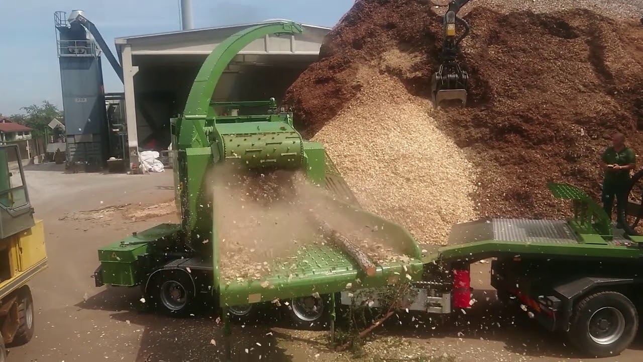 PTH 1400/1000 Pezzolato drum wood chipper ,CATERPILLAR C27, 1150 Hp, during testing before delivery