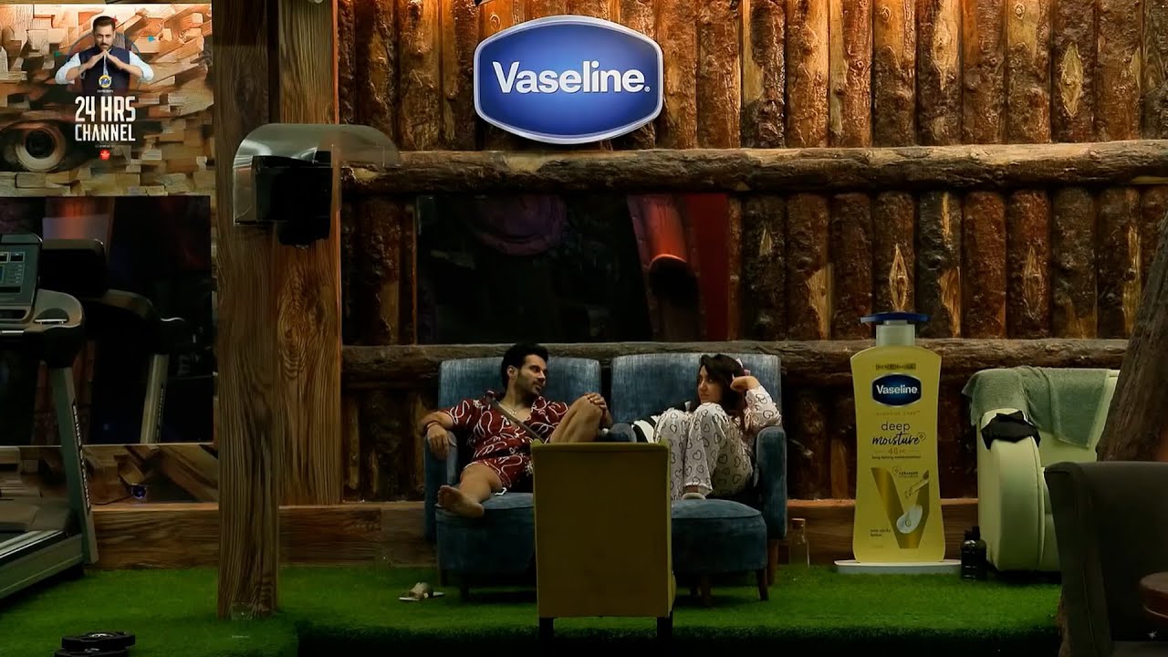 Bigg Boss 19 Live Update: Abhishek-Ashnoor के बीच Farhana को लेकर हुआ Argument 