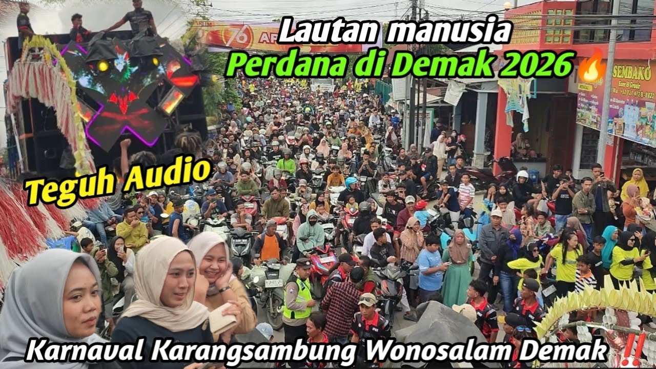 Lautan manusia karnaval Demak