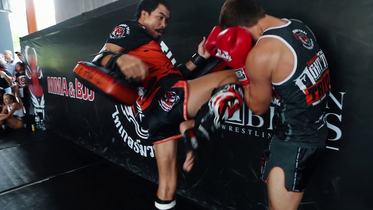 Тренировка у тренера Петра Яна и Жорж Сен-Пьера. Tiger Muay Thai. Дунец