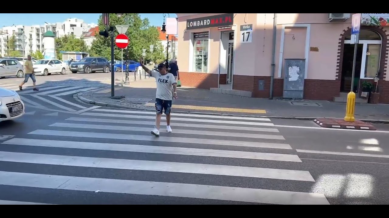 BANDURA ŁYSY ALE TO POLICJANT