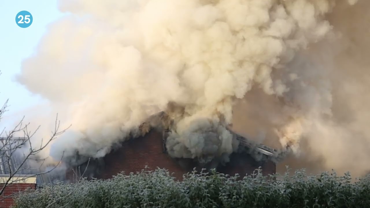 Marknesse - Grote brand verwoest schuur aan Steenwijkerdwarsweg