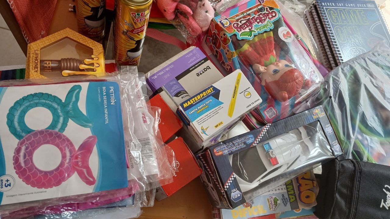 COMPRINHAS DE MERCADORIA PARA A LOJINHA DE BAIRRO