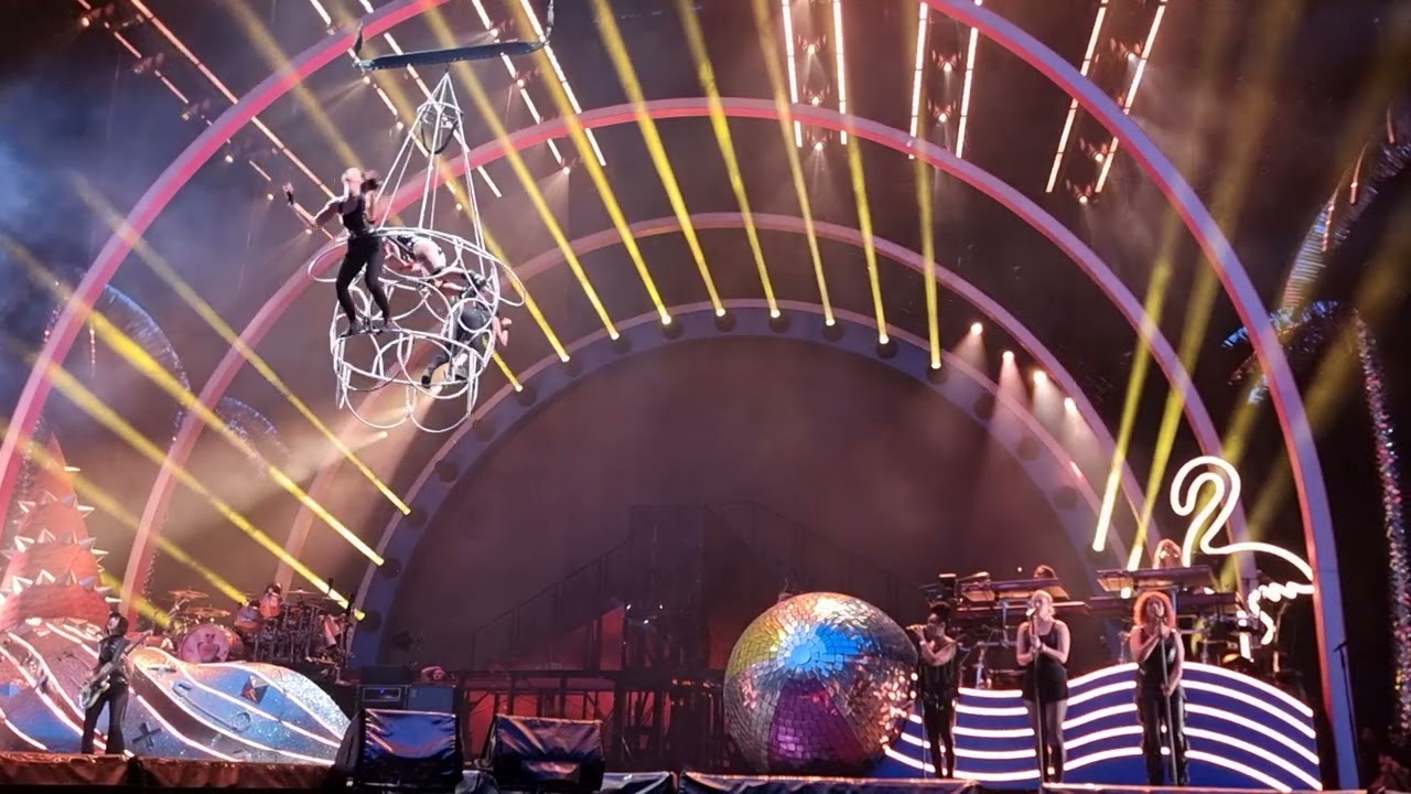 Pink - Try (Live in Leipzig - Summer Carneval Tour)