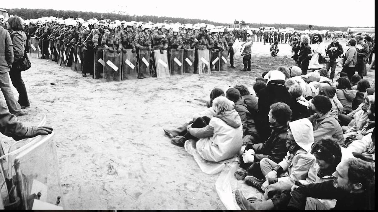40 Jahre au&szlig;erparlamentarische Bewegung, 40 Jahre ak - Geschichte einer Zeitung