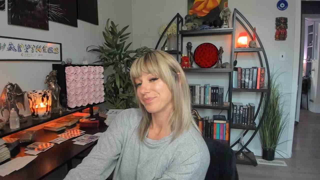 Они использовали тебя как отвлекающий маневр, и для тебя они И САМЫ были отвлекающим маневром — т...