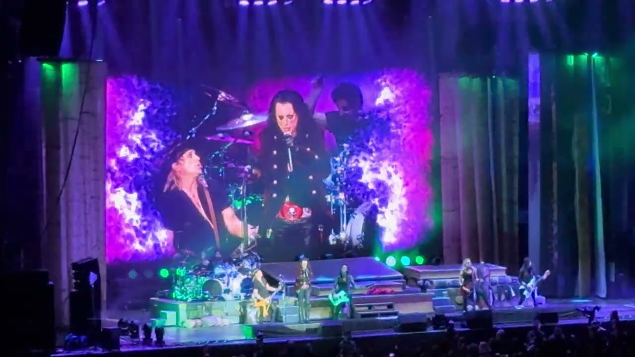 Alice Cooper - Poison (29.09.2025 Budweiser Stage, Toronto, Canada)