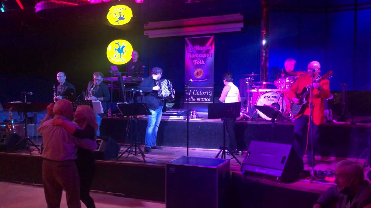 Orchestra LA NUOVA ROMAGNA FOLK - NOTTURNO D'AMORE valzer per sax contralto. Musica di T. Marani.