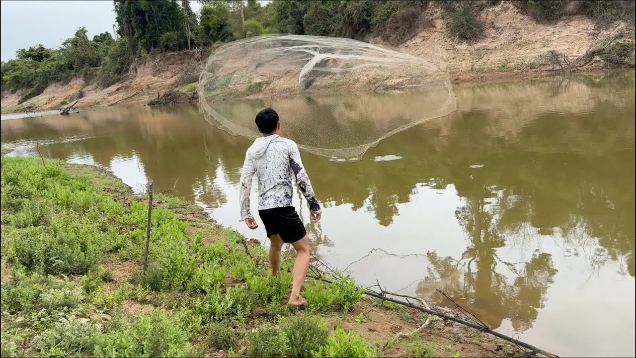 หาปลากินข้าวป่า | Fishing and cooking 