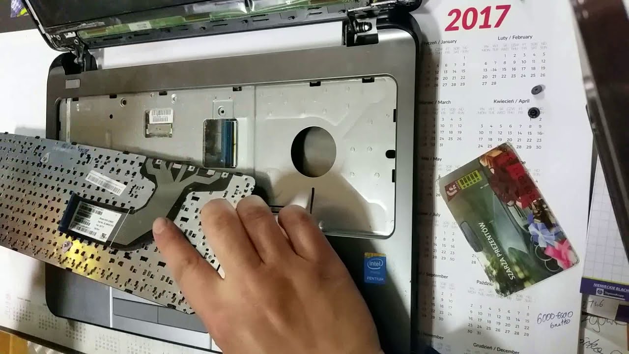 Wymiana zawiasów w laptopie - KROK PO KROKU
