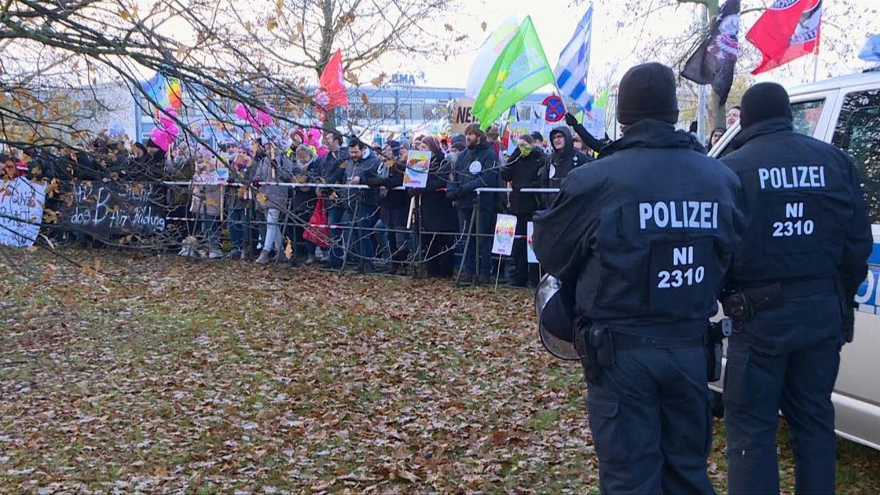 Demonstration in Braunschweig as Germany's far-right AfD party elects new leaders | AFP
