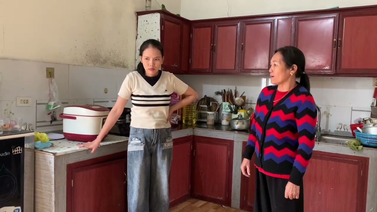 Ở nhà sợ thông gia tìm liền sang nhà nhâm xin ở lại,nhâm không chứa chấp đuổi thẳng về 