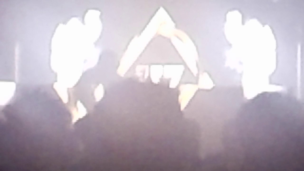 UZ @DistrictN9NE Philly #trapworld @trapworldmedia