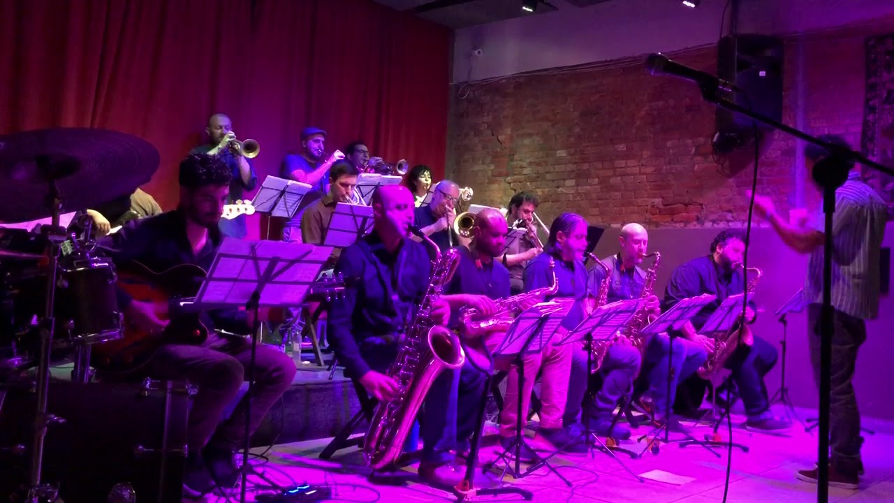 Fight of the Foo Birds (Neal Paul Hefti arranged by Dave Barduhn) - Las Casas Big Band.