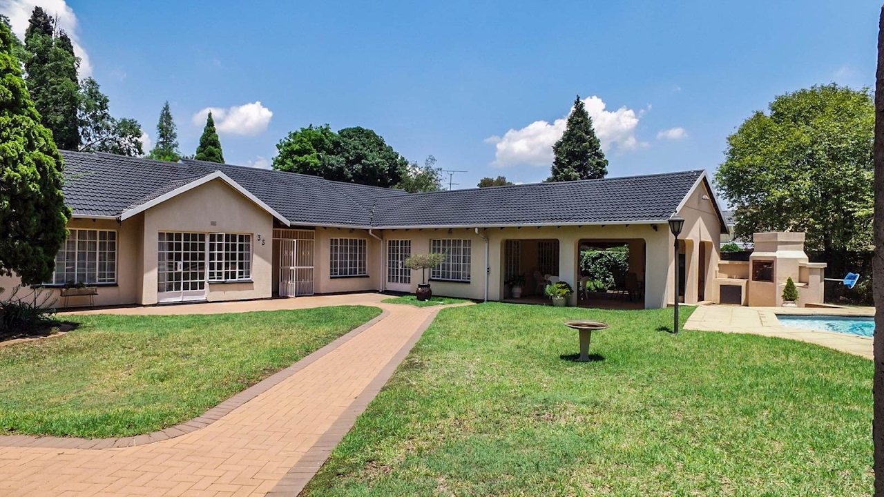 4 Bedroom House for sale in Gauteng | East Rand | Boksburg | Sunward Park | 35 Bellatri |
