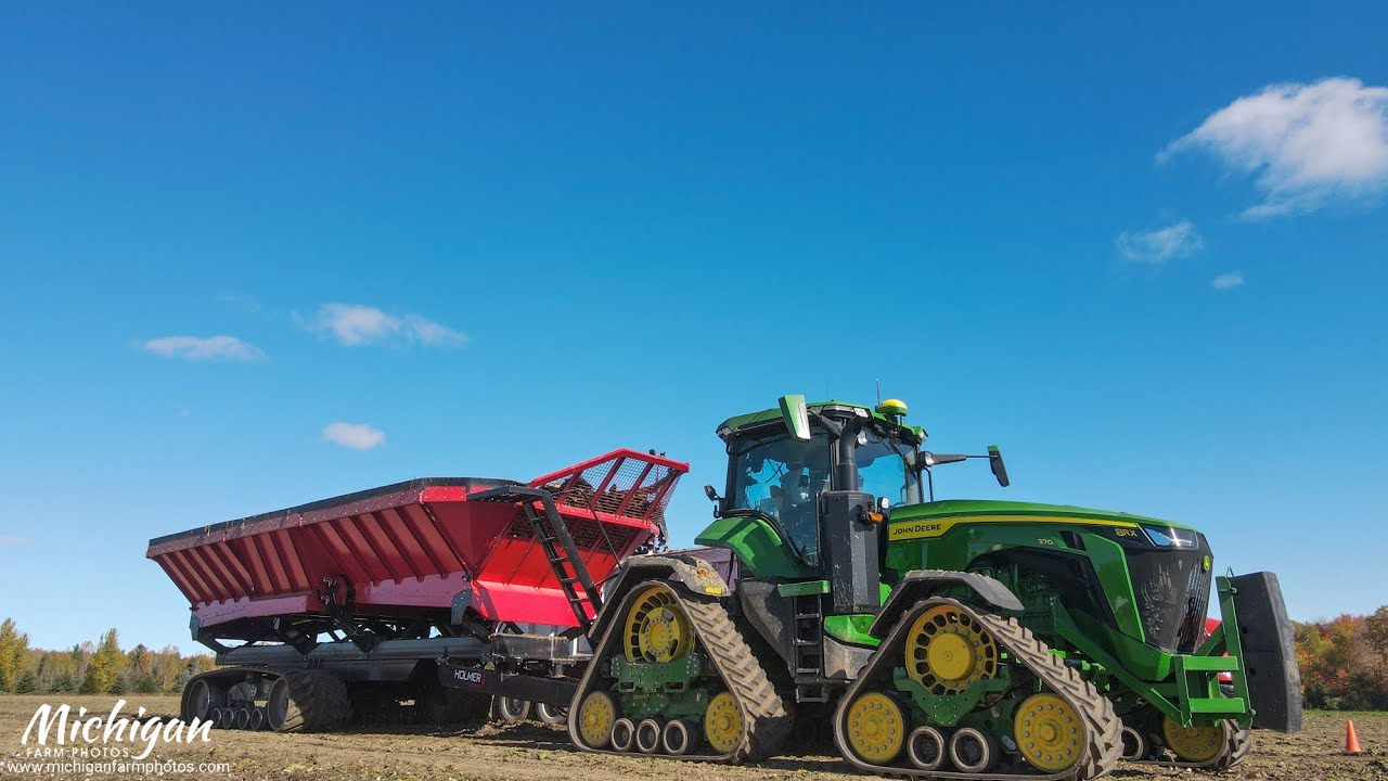 Holmer T4 40 and John Deere 8RX 370 harvesting sugar beets in Michigan!