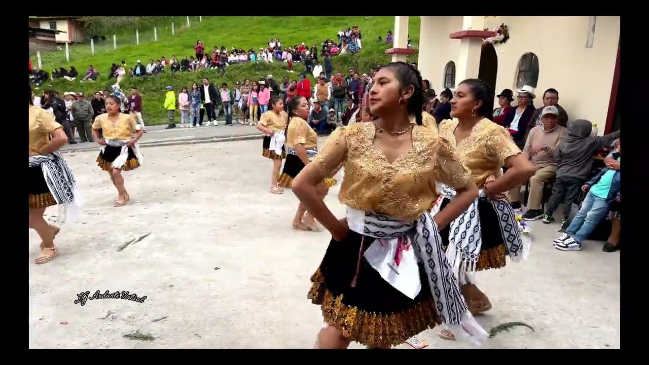 Grupo de floreras Divino Niño de Cañar 
