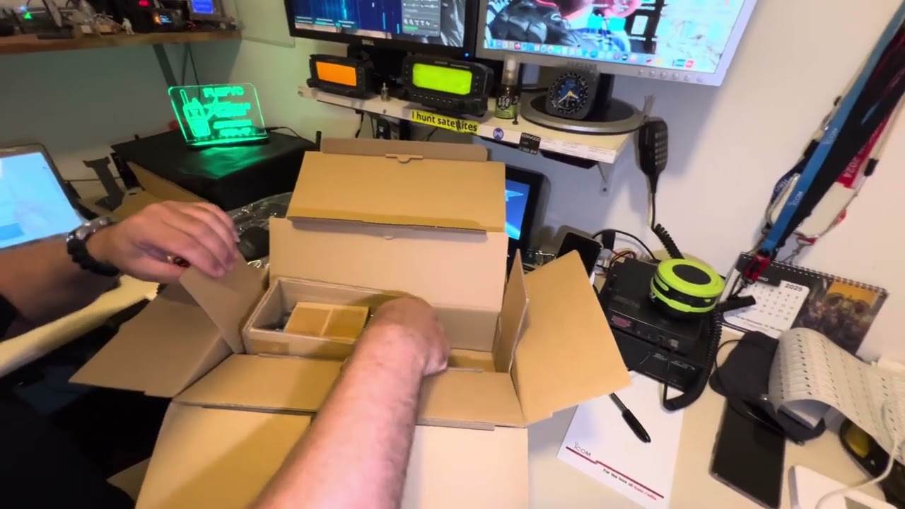 IC-7100 unboxing