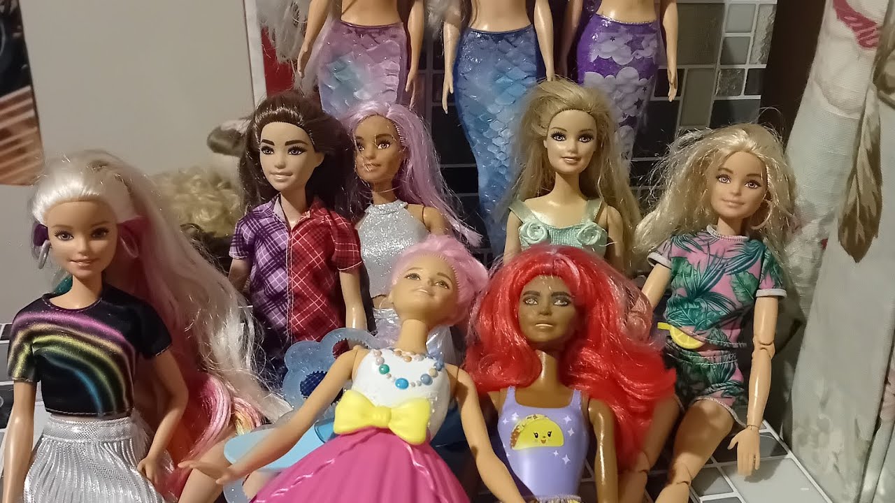 A haul of modern Barbie, Barbie mermaids etc