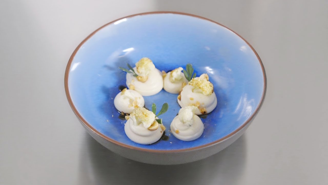 Blumenkohlcreme Gebratene R&ouml;schen Saba und Erdn&uuml;sse