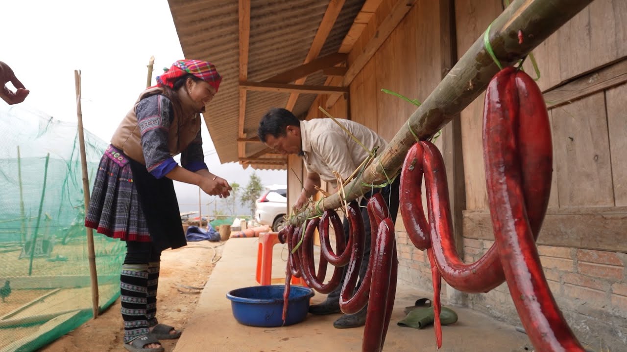 Ăn tết cùng em Mỷ người Mông Mù Cang Chải có món thịt lợn treo chưa từng thấy
