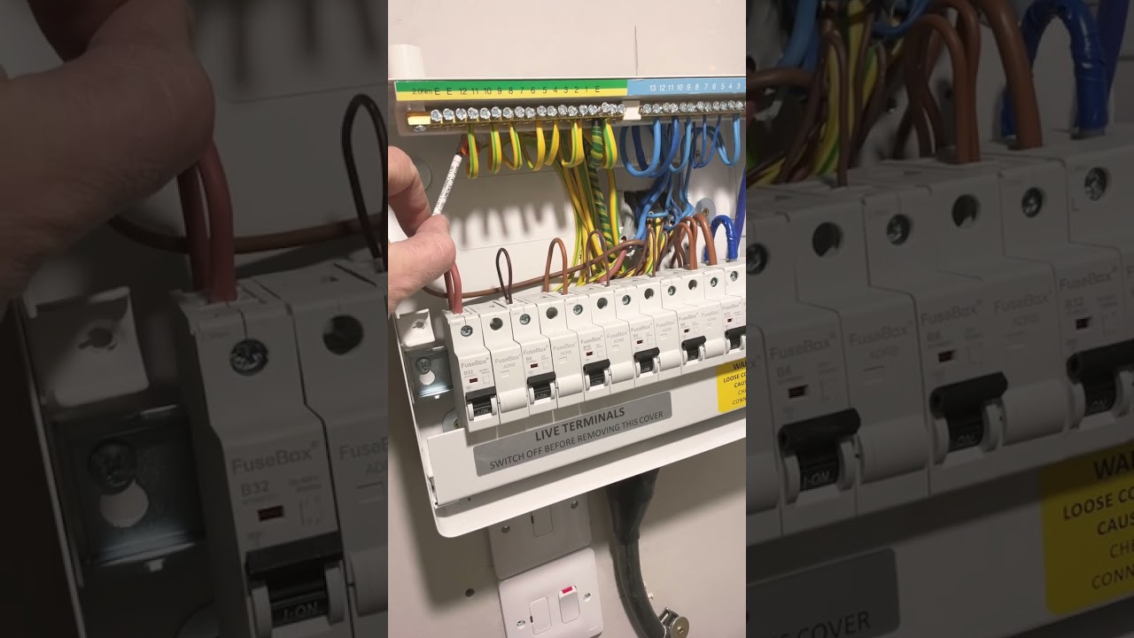 Looking inside a consumer unit 🤔🤔🤔