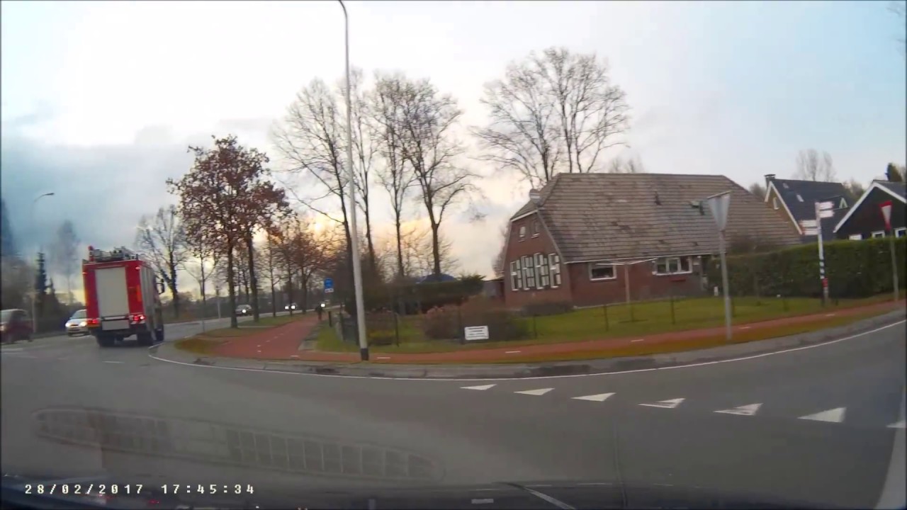 (Dashcam) Brandweer Dalfsen naar ongeval N340 28-2-17
