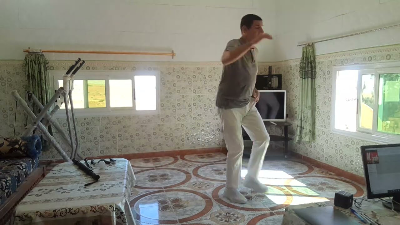 5008  رياضة وموسيقى :      في المسكن الريفي صيف سنة 2025
