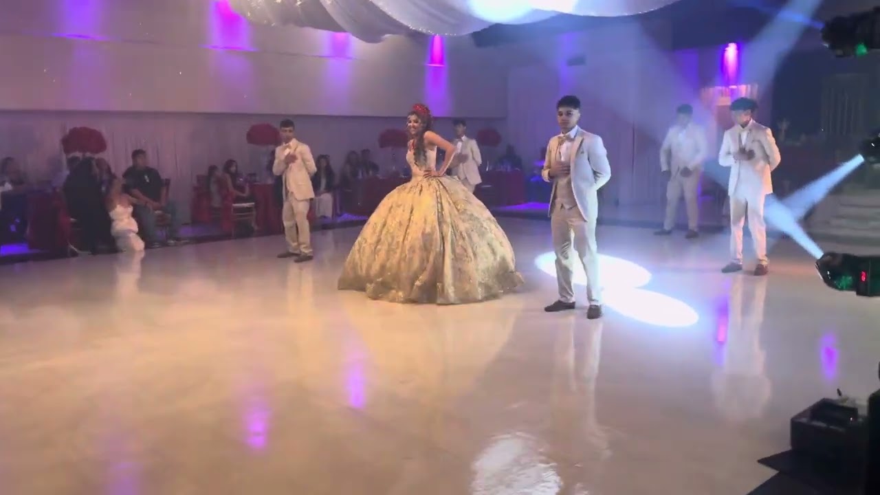 Xv Añera Stephany - Vals con chambelanes