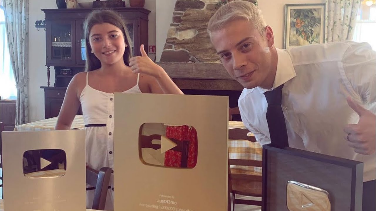 TUTTI I PREMI CHE MI HA DATO YOUTUBE - 1 MILIONE DI ISCRITTI 