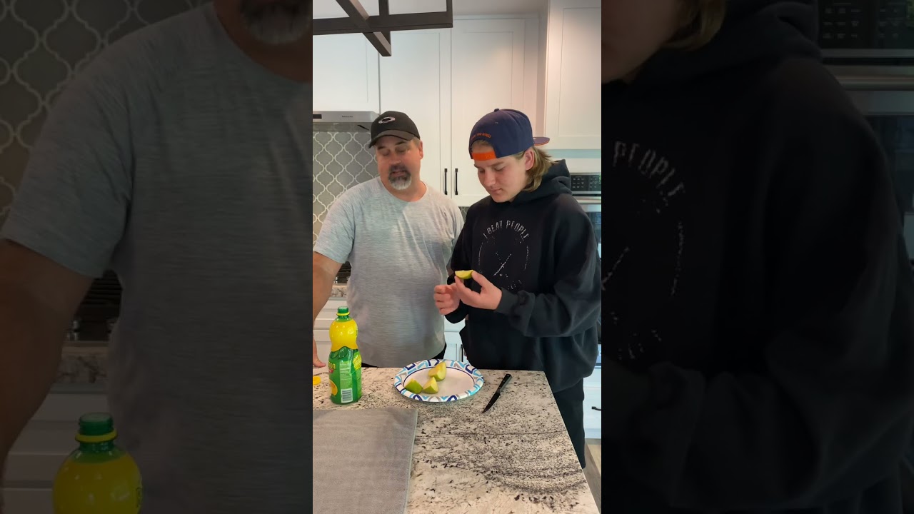 Tasting White Sapote fruit (‘Vernon’).