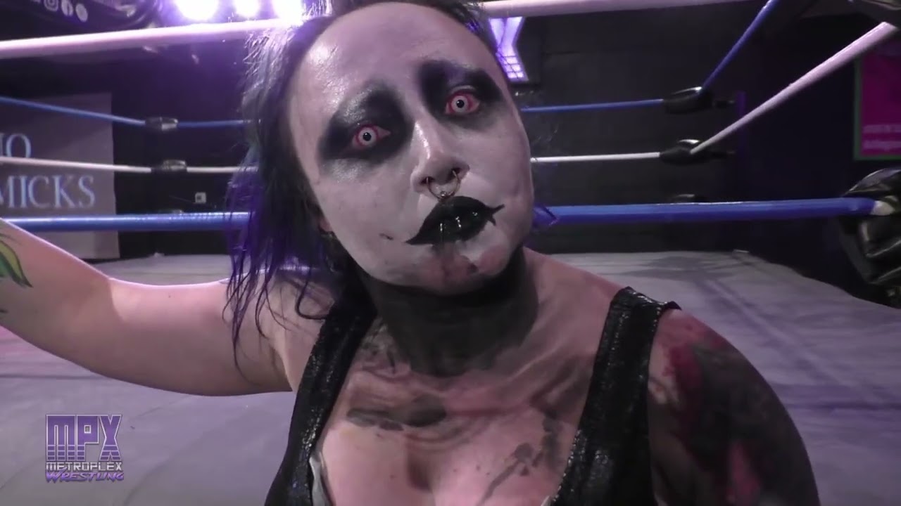 Catching Hands- Women's Championship Match Abadon (c) vs Vert Vixen