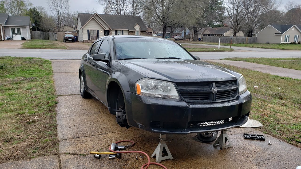 Замена ступицы переднего колеса Dodge Avenger 2009 года