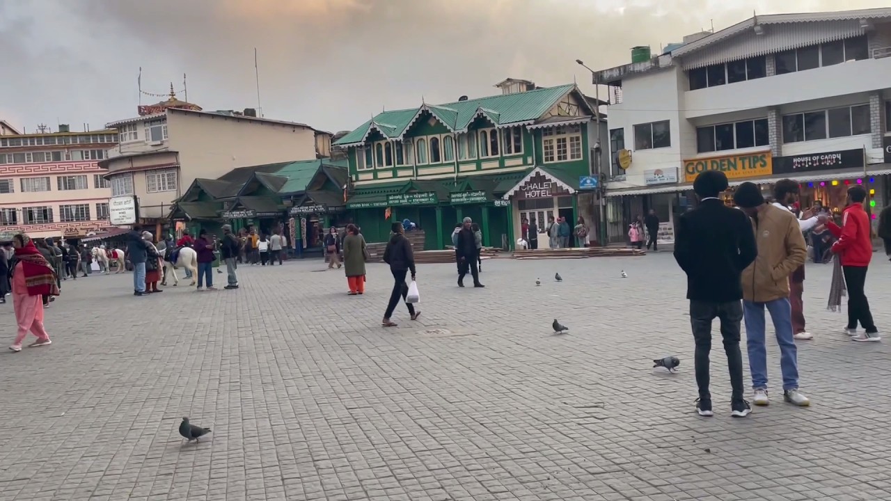 Darjeeling Mall Road and Glenary's Walking Tour