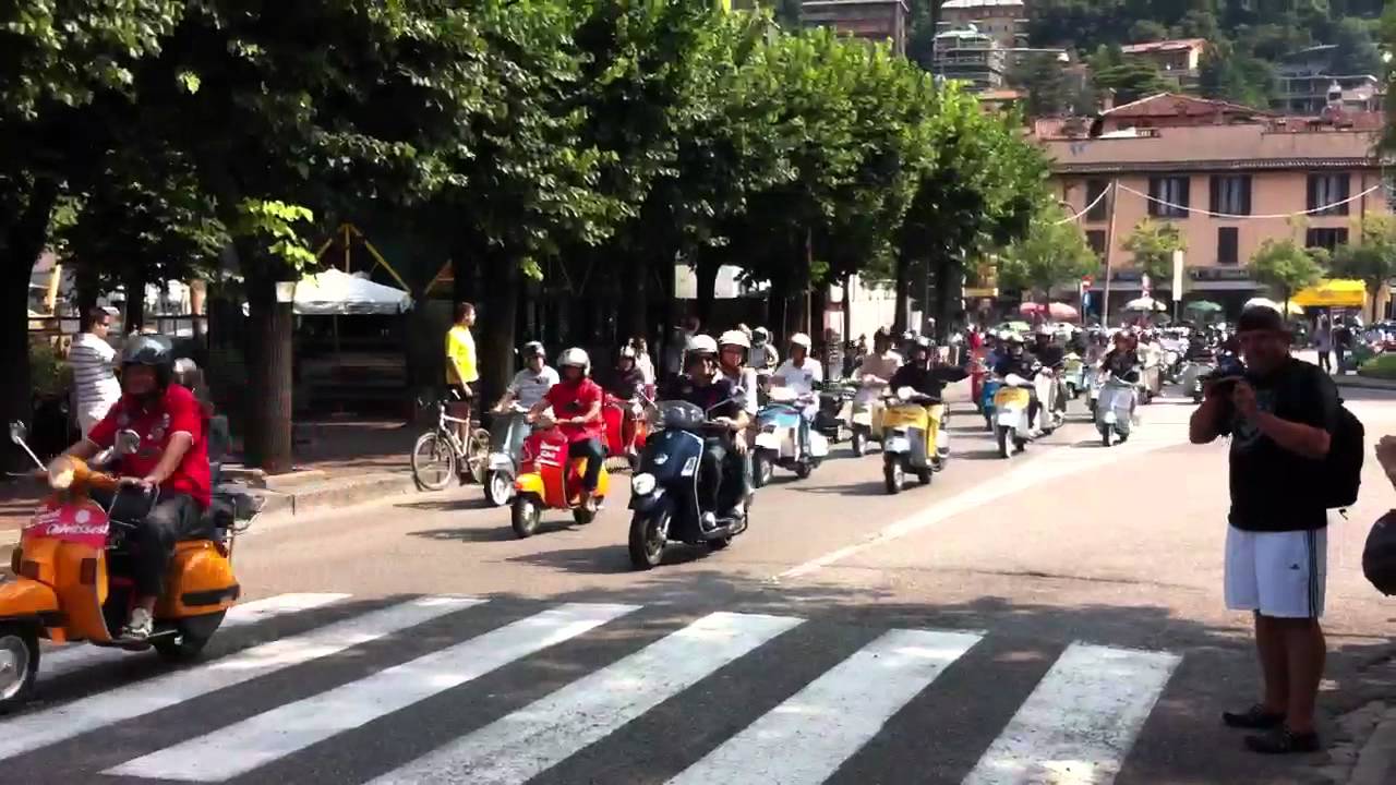 Vespa club,  Como Italy