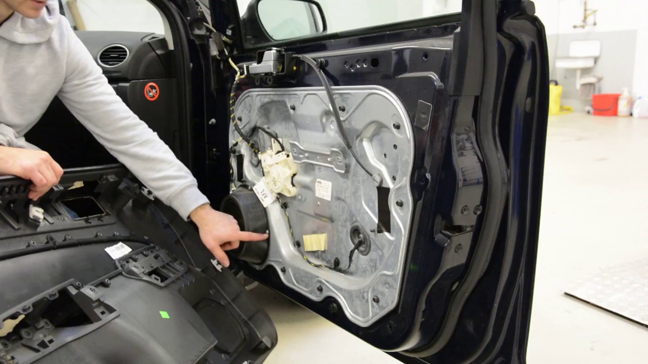 Ford Focus Door panel removal