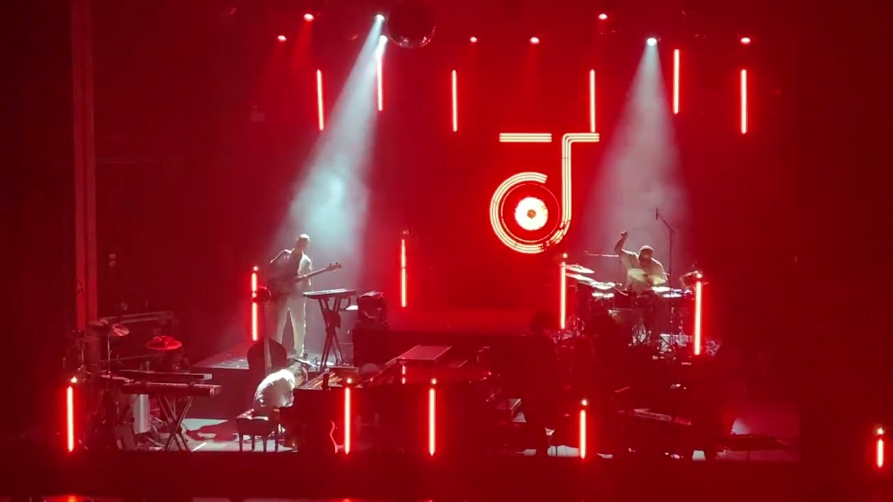 [2] Jacob Collier Sydney Encore 8.12.22 | Djesse World Tour at Enmore Theatre