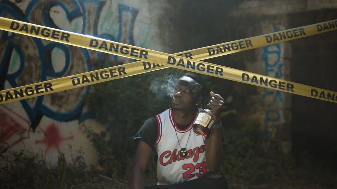 COLLONIZZO  -  MAMBICHWA  (Official  Music  Video )