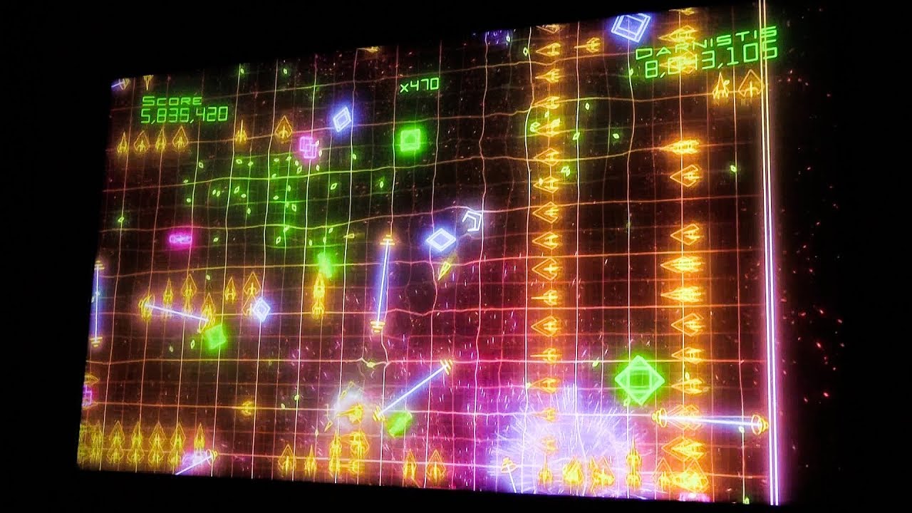 World Record: Xbox 360 - Geometry Wars 2 - Waves 5,879,475