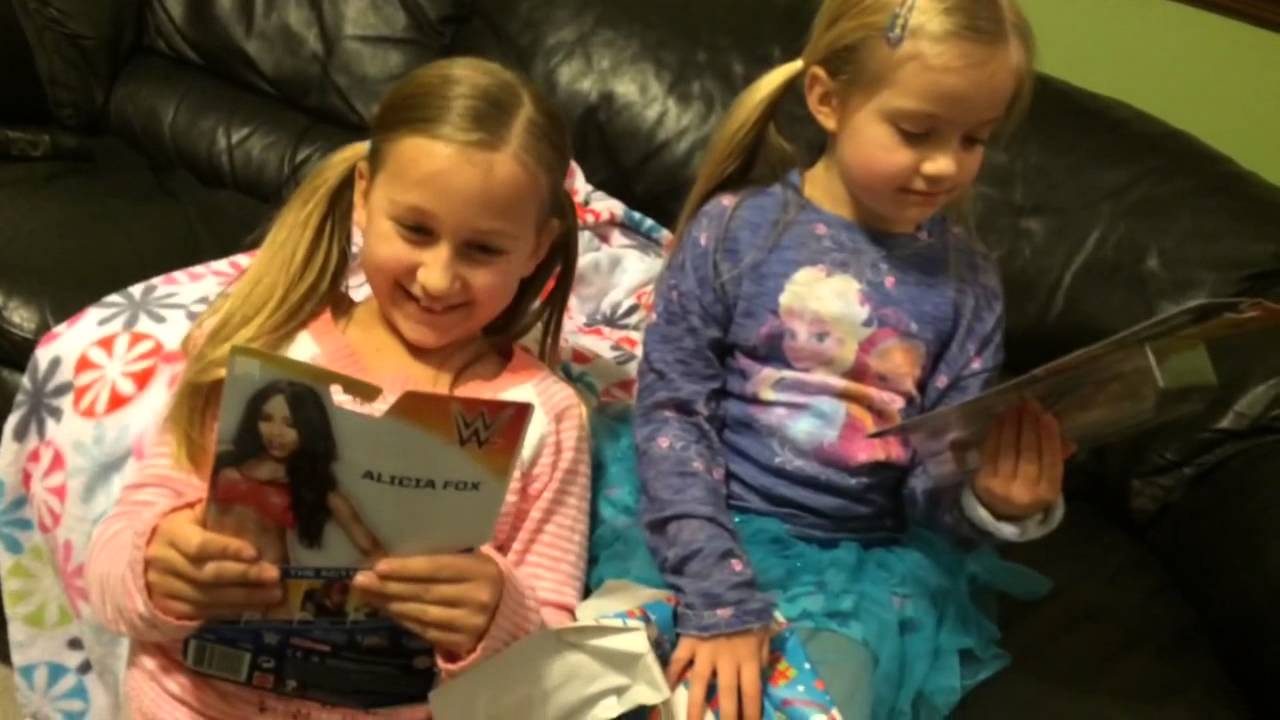 Grim's Toy Show Ep 1092: Christmas Eve WWE Wrestling Figure Gift Giving! Ungrateful Kids!